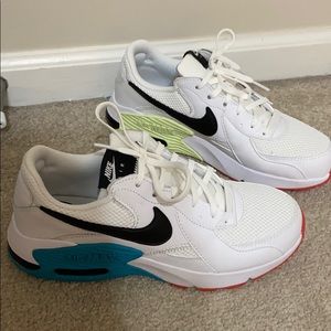 Women’s Nike AirMax Sneaker